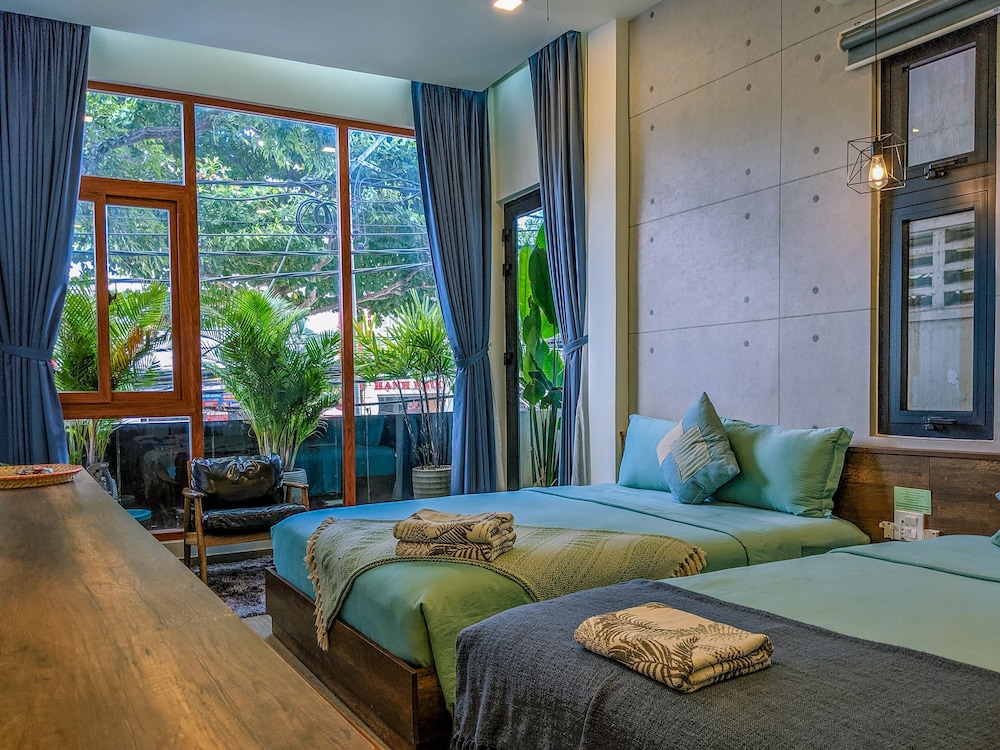 Deluxe Family Room - Photo 1