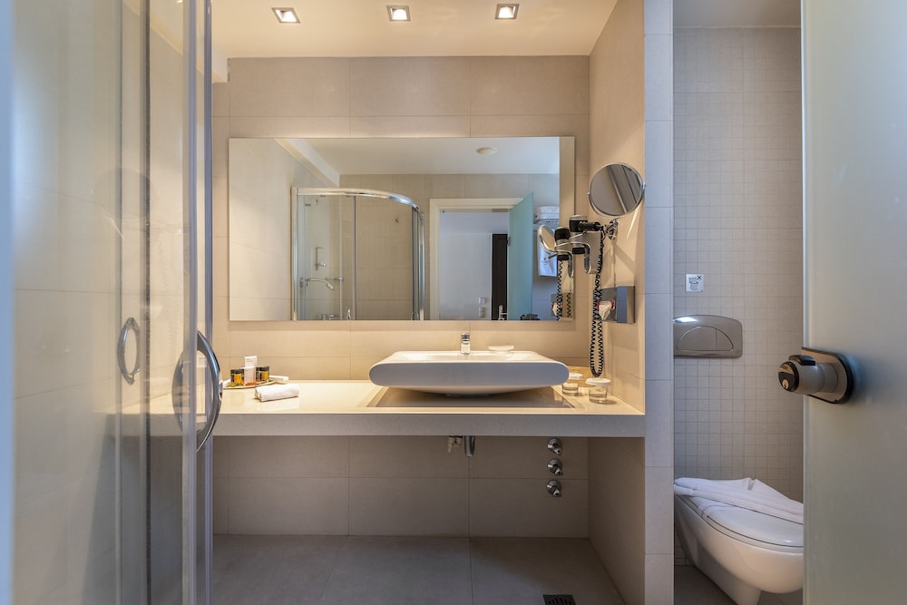 Maisonette Suite Sea Front with Sharing Pool - Photo 18