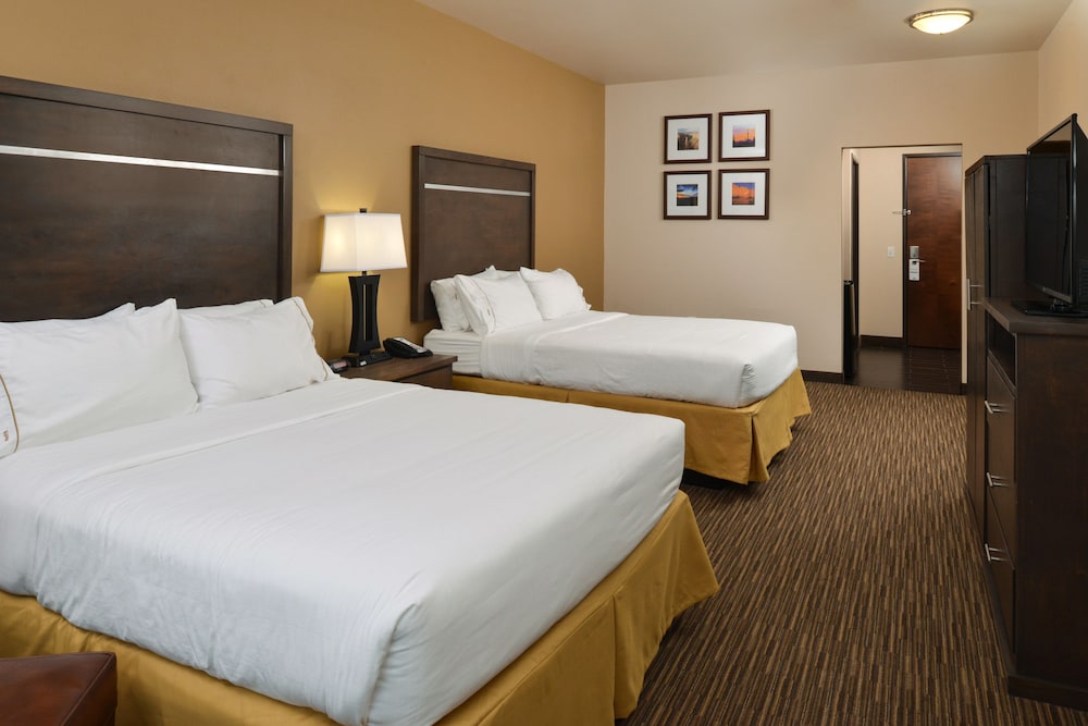 Suite, Multiple Beds