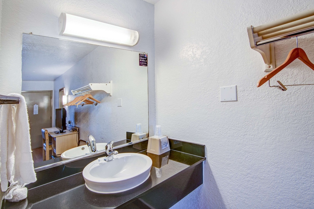 Deluxe Room, 2 Double Beds, Smoking, Kitchenette photo 3