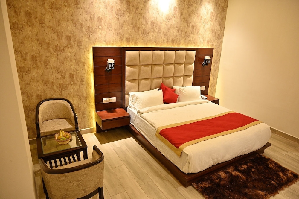 Deluxe Room - Photo 2