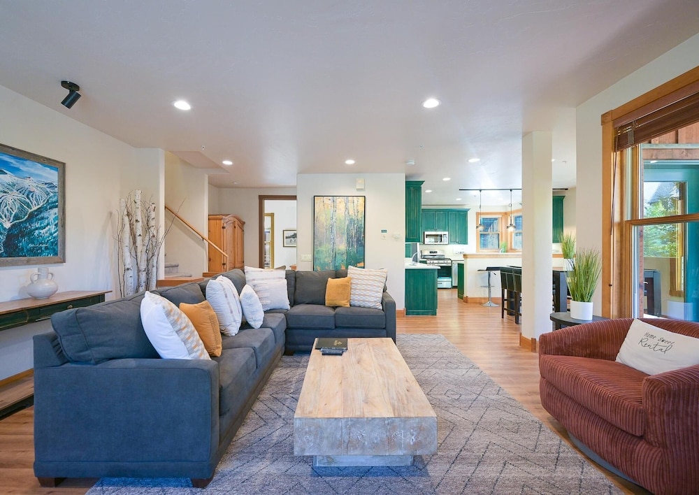 Condo, 4 Bedrooms