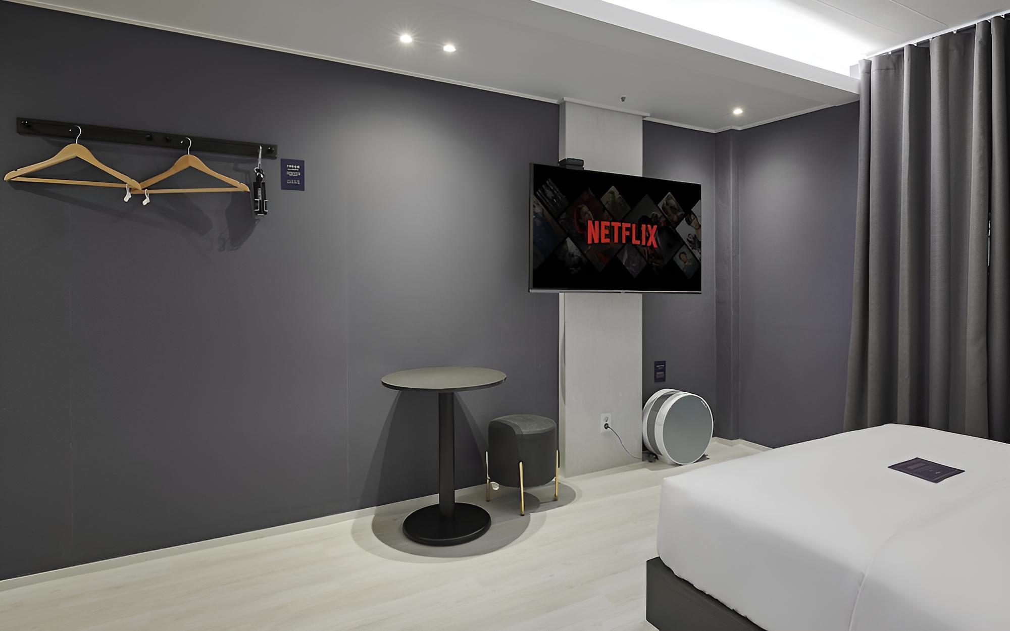 Room (Deluxe Game (55" TV / Intel i5-10400F) photo 3