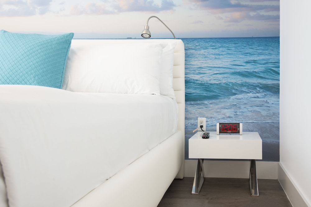 Villa Penthouse Room with Terrace 1 King Bed - Photo 10
