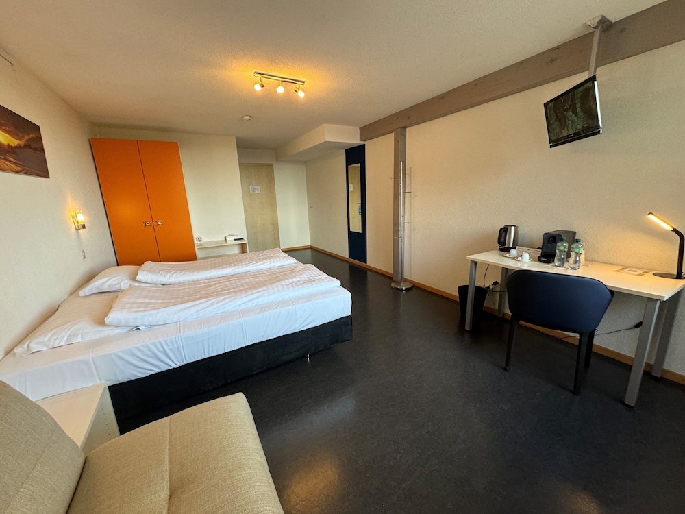 Standard Triple Room photo 2