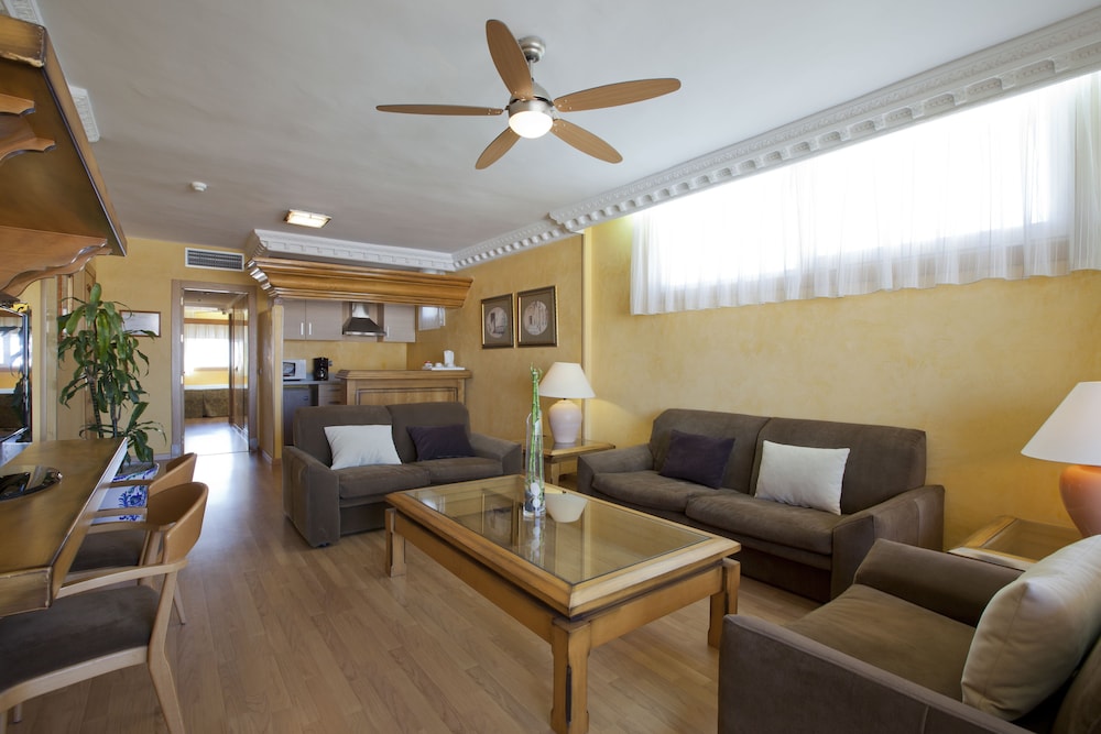 Presidential Suite, Private Pool photo 3