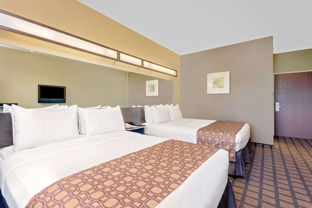 Standard Room, 2 Queen Beds, Accessible - Photo 3