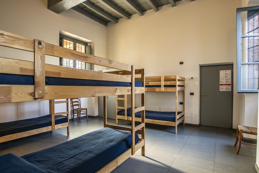 Shared Dormitory, Mixed Dorm, Shared Bathroom (6 beds) photo 3