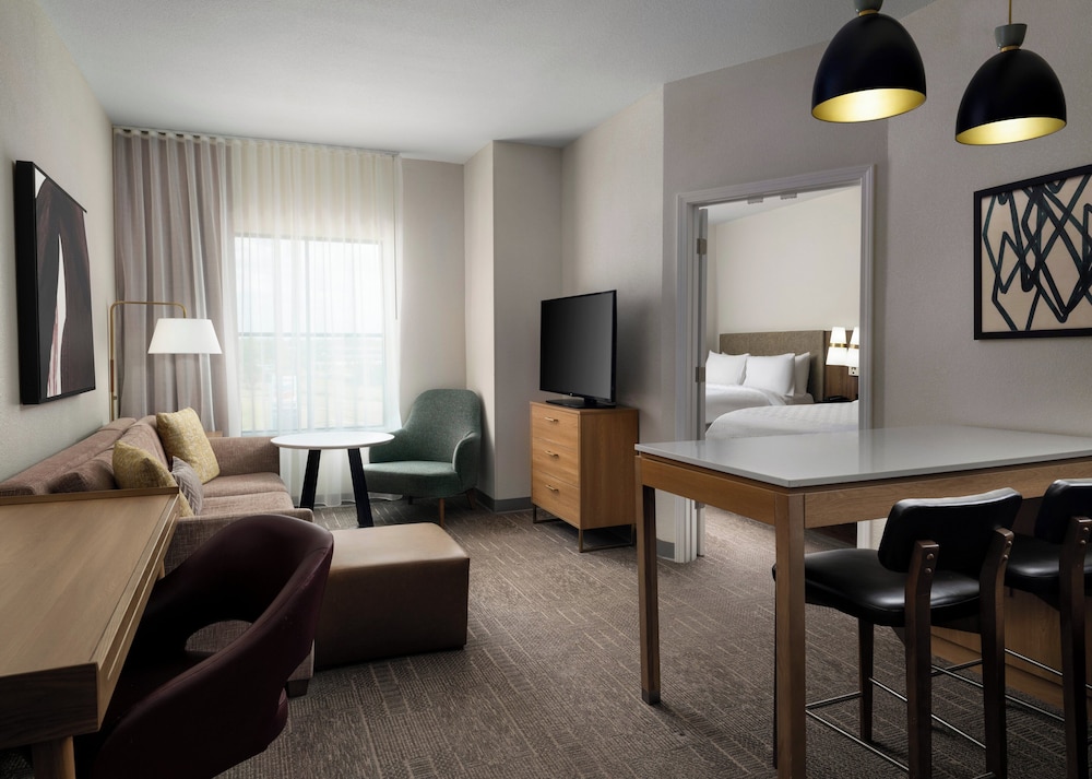Suite, 1 Bedroom, Kitchen - Photo 4