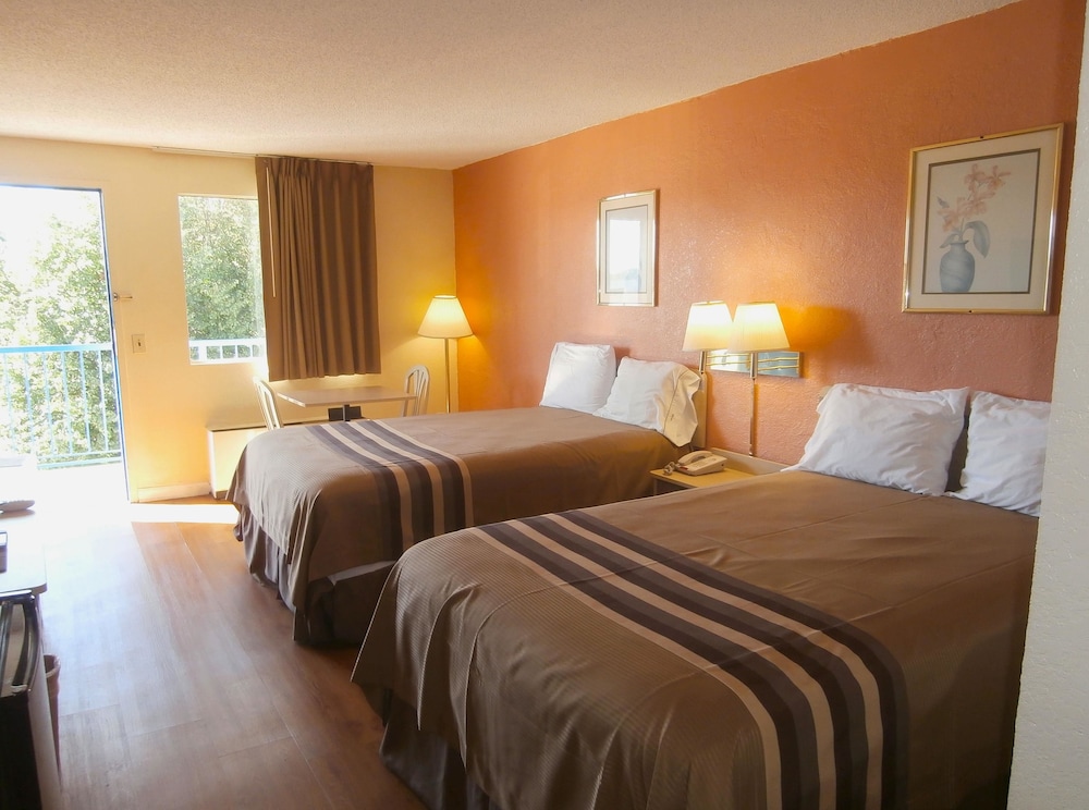 Room, 2 Double Beds, Smoking - Photo 2