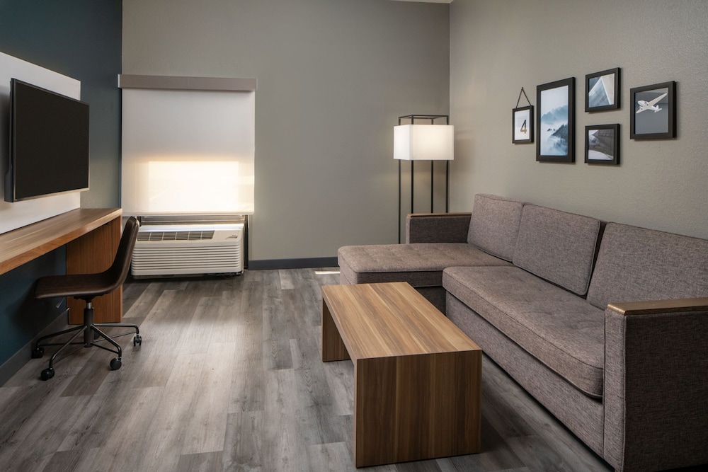 Suite, 2 Queen Beds - Photo 4