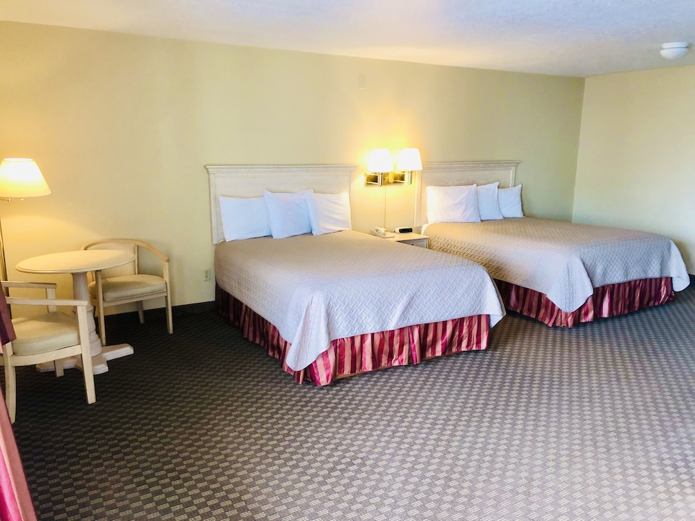 Deluxe Room, 2 Queen Beds, Patio, Courtyard Area photo 2