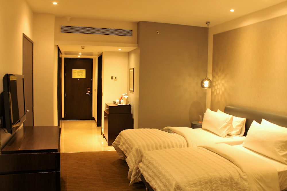 Deluxe Room, 2 Twin Beds, City View - Photo 3