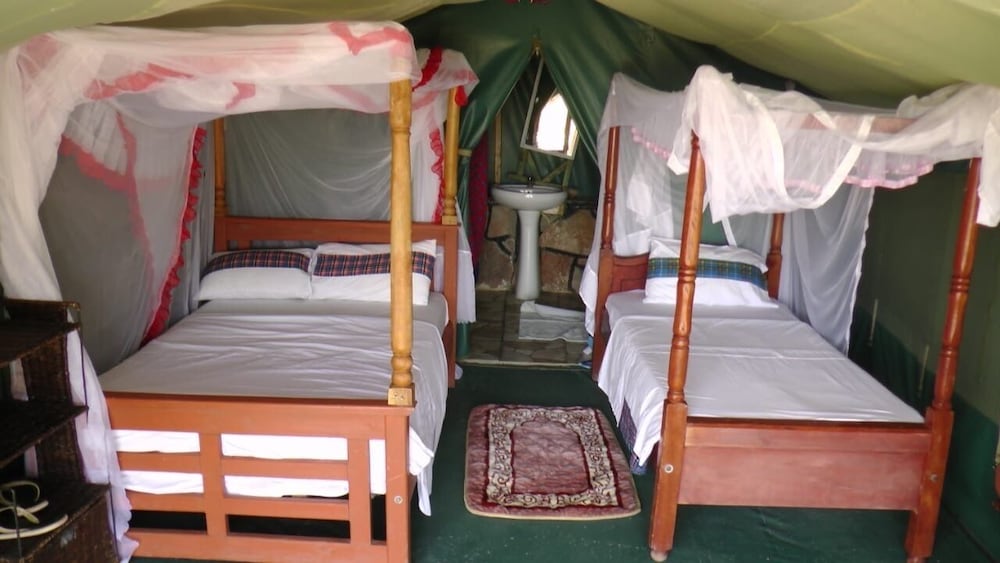 Deluxe Tent, 2 Twin Beds, Garden View photo 2