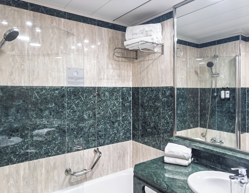 Triple Room (1 adult + 2 children) photo 3