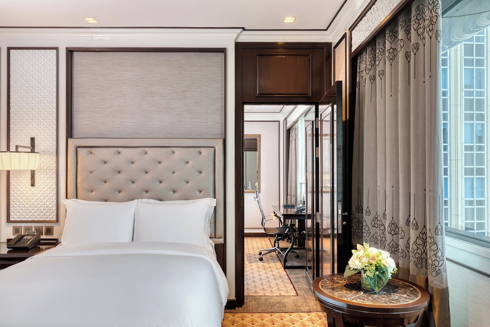 Family Room, 1 King Bed
