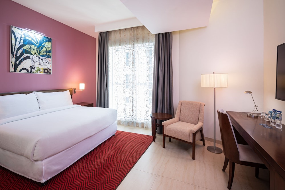 Classic Room, 1 King Bed photo 3