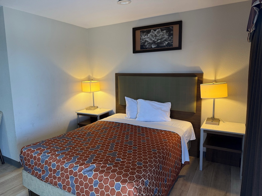 Suite, 1 Queen Bed, Non Smoking - Photo 1