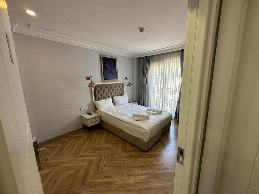 Large Standard Double Room photo 2