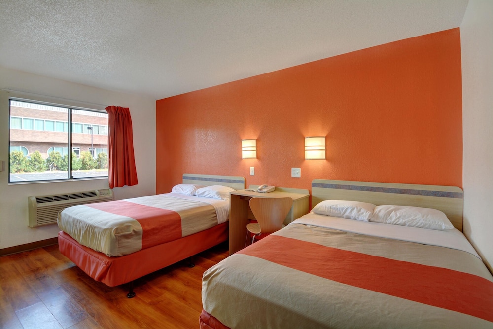 Standard Room, 2 Double Beds, Non Smoking