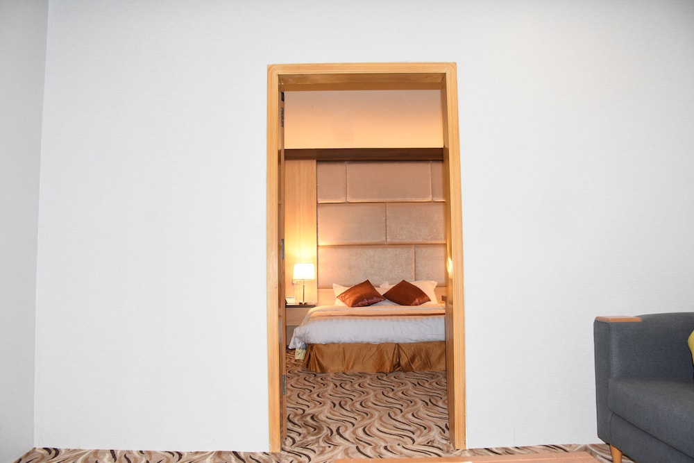 Royal Suite, 2 Bedrooms photo 2