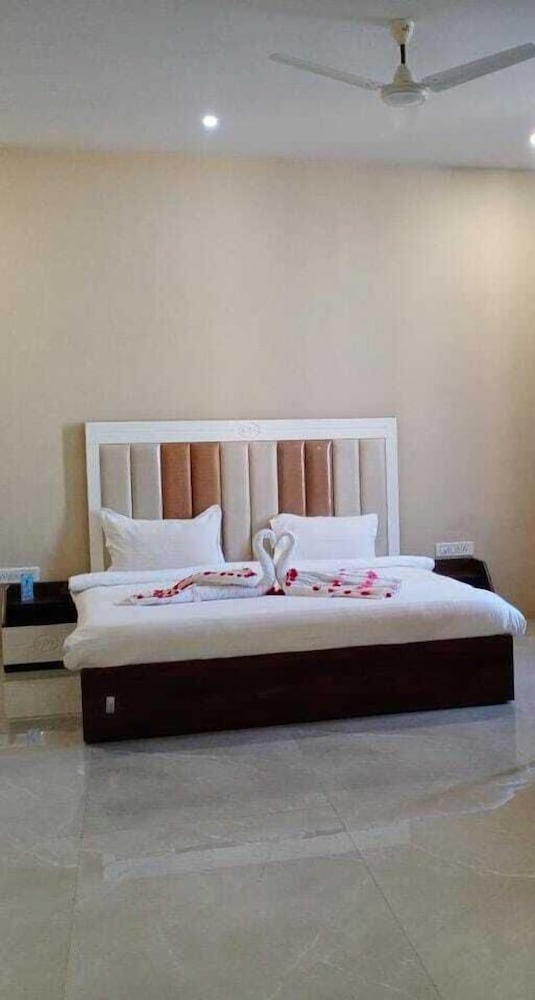 Deluxe Room - Photo 2