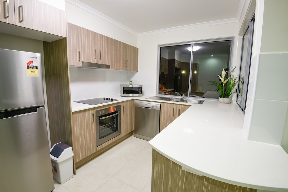 3 Bedroom Apartment photo 2