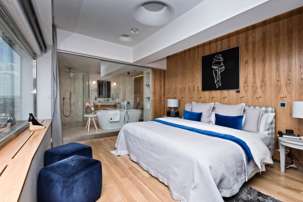 Panoramic Suite