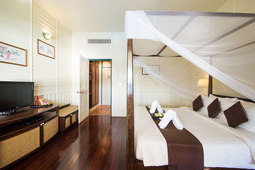 Deluxe Room - Photo 7