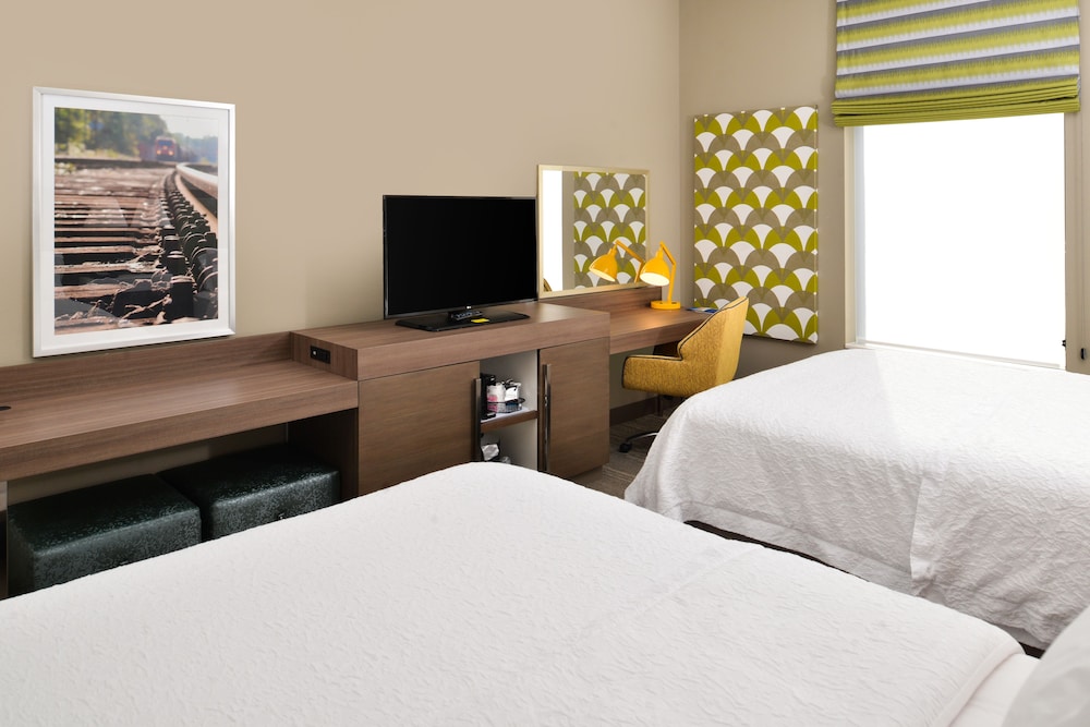 Room, 2 Queen Beds, Non Smoking photo 2