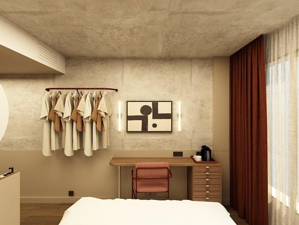 Room (One of a Kind) photo 3
