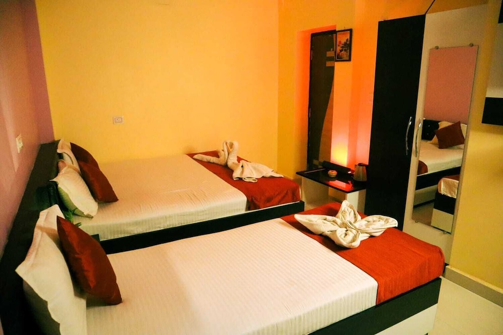 Luxury Triple Room, Balcony, Garden View