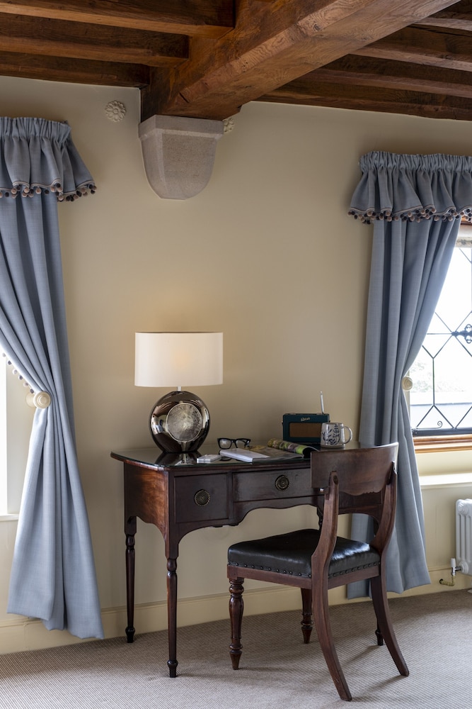 Deluxe Double or Twin Room, Ensuite photo 2