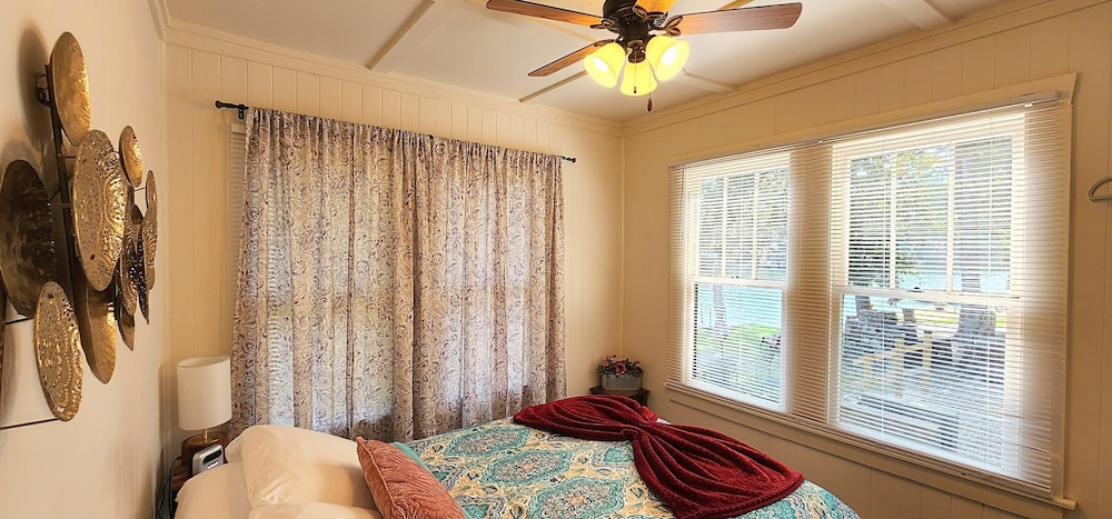 Bungalow photo 1