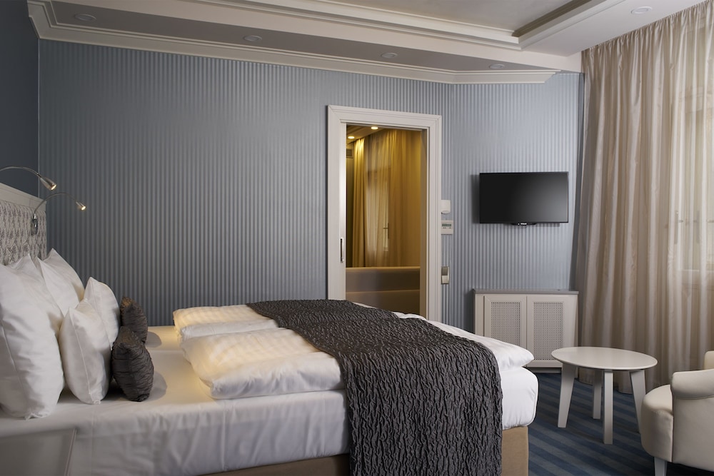 Suite photo 1