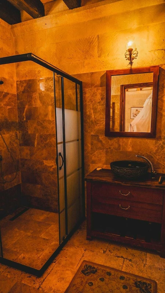 Hezenli Tas Oda - Jakuzili photo 2
