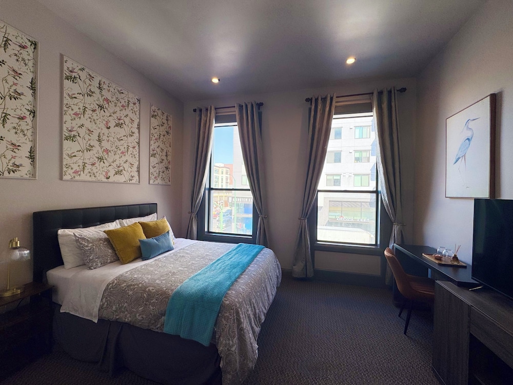 Standard Single Room, 1 Queen Bed, Non Smoking
