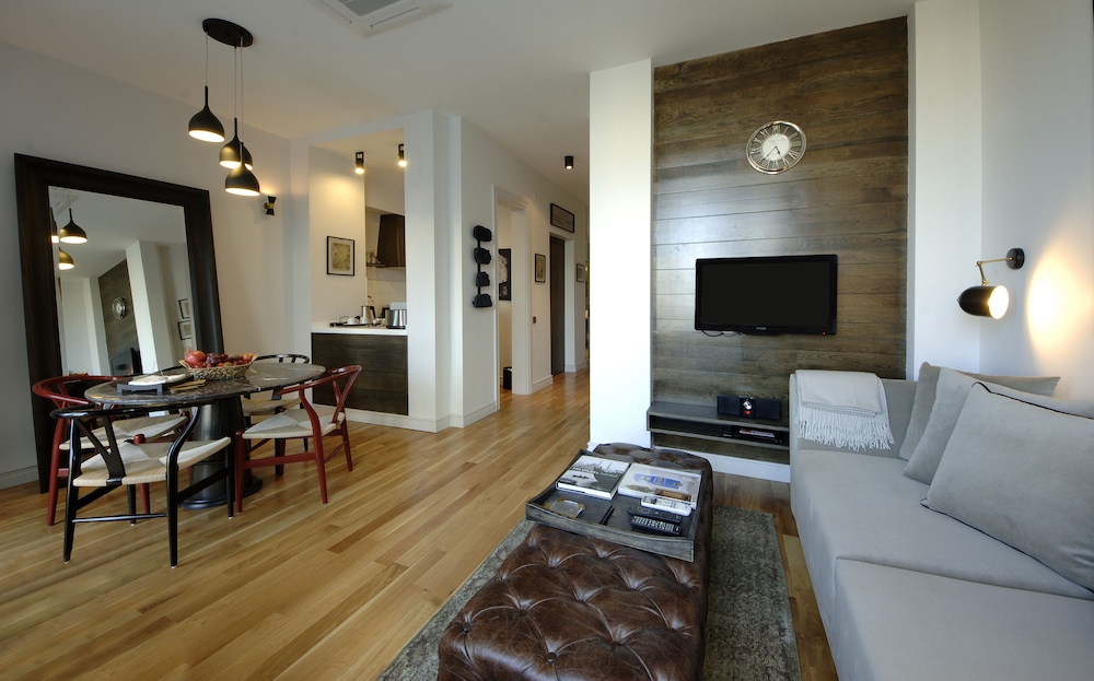 Superior Suite, 1 Bedroom, Partial Sea View photo 1