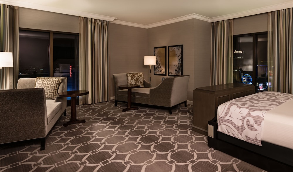 Augustus Premium Suite, 1 King Bed (Newly Renovated) - Photo 2