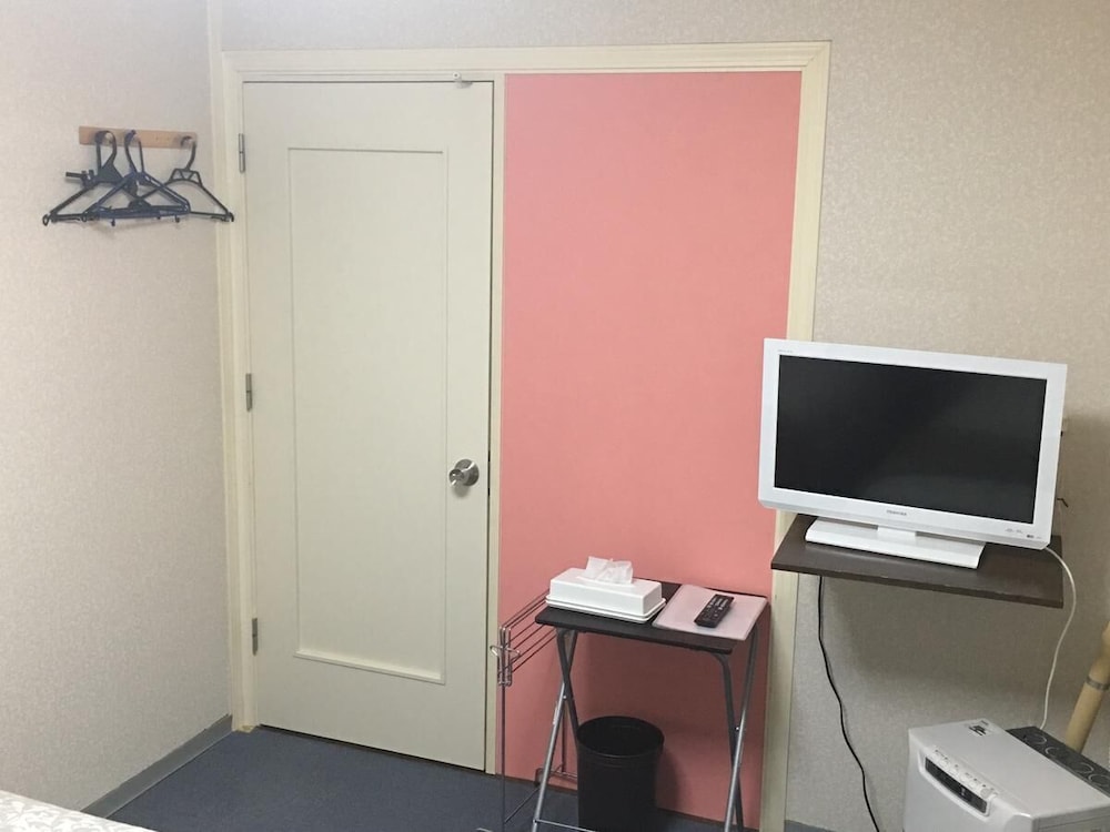 Basic Twin Room photo 1