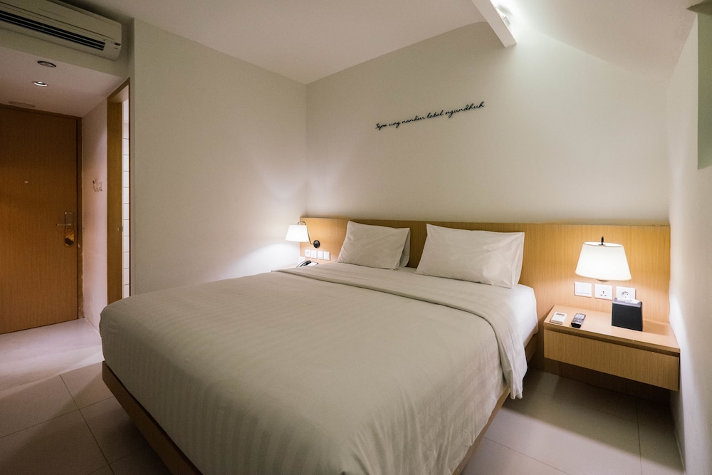 Simple Room photo 1