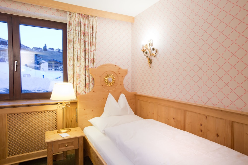 Standard Single Room, Mountain View, Annex Building (4 Star Superior, Landhaus) photo 2