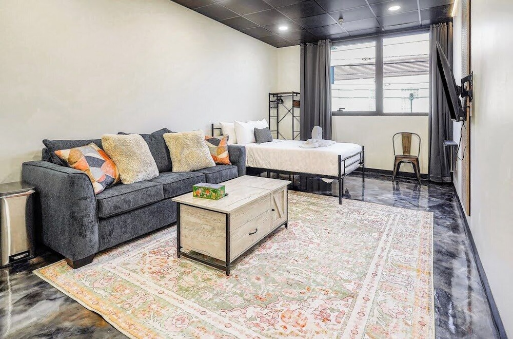 Studio, 1 Queen Bed with Sofa bed, Non Smoking, Kitchenette photo 2