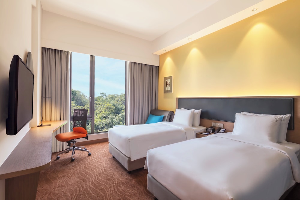 Standard Room, Multiple Beds (with Free Breakfast) - Photo 1