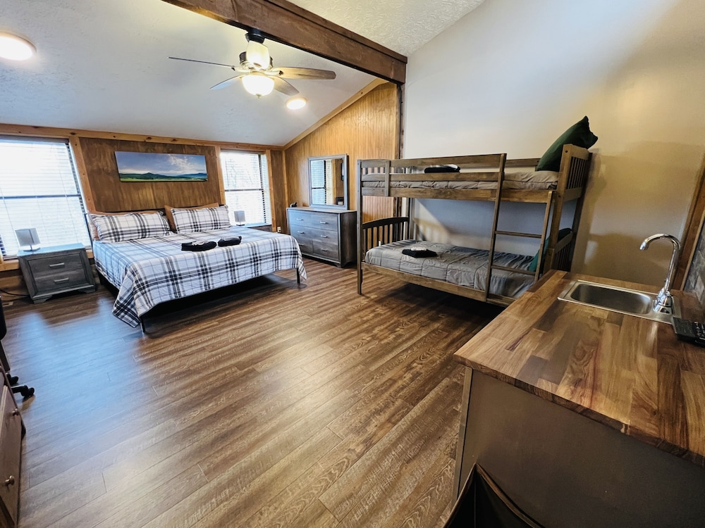Condo, 2 Bedrooms