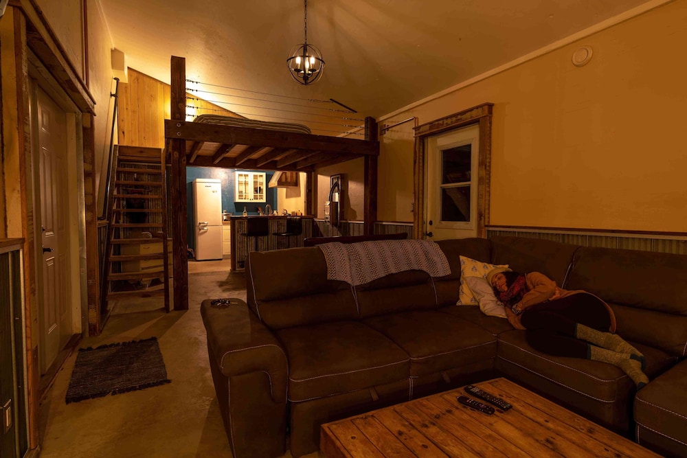 Tiny house photo 1