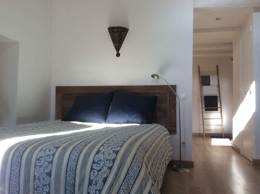 Double Room (La Familiale) photo 1