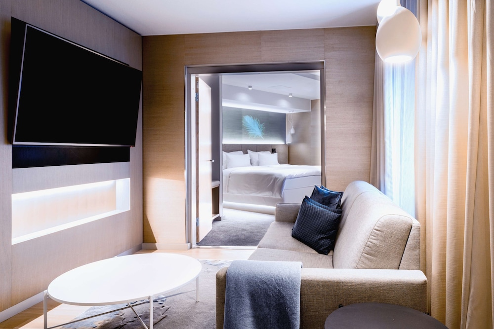 Junior Suite thumbnail 6