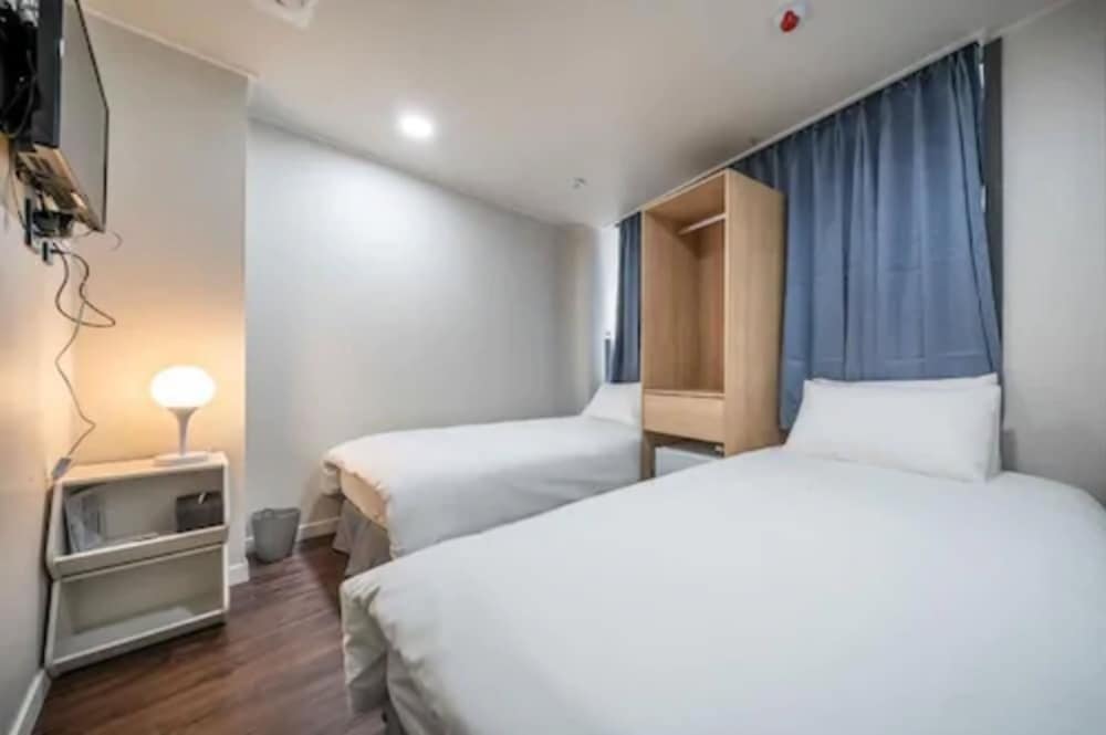 Superior Twin Room - Photo 1