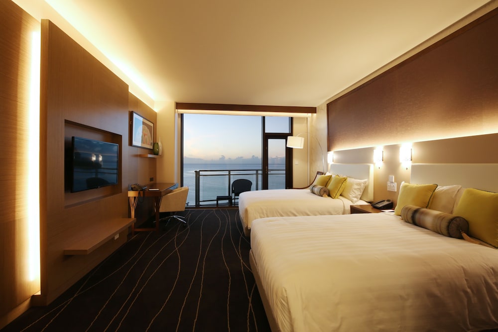 Club Twin Room, Oceanfront - Children (6-11 yrs old) will incur additional charge for breakfast photo 2